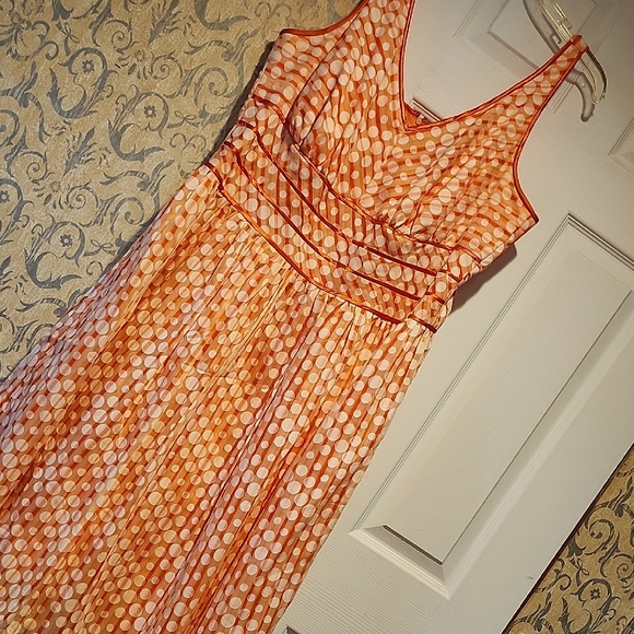 Robbie Bee Dresses & Skirts - Robbie Bee Orange Polka-Dot V-Neck Midi Dress